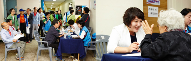 어르신 150여 명을 대상으로 의료봉사 상담을 하는 모습