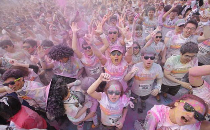 컬러를 몸으로 맞고 느끼다! 2014 The Color Run