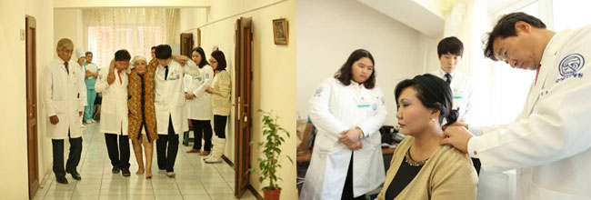 신준식 박사가 카자흐스탄 국립의대 산하 내과병원에서 중증척추질환자들에게 자생척추치료를 시행하는 모습