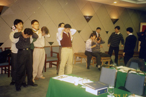 자생한방병원 체계화 히스토리 썸네일 이미지 / 1991년 대한추나의학회를 조직하여 추나요법을 연구하고 교육하면서 한국추나학의 토대를 만들었다.