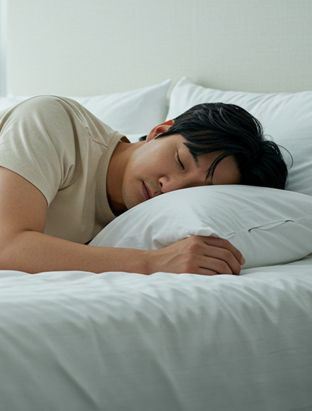 누워서 숙면 하는 남성
