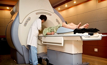 ڻѹ溴 ڻġ Ư¡-MRI ˻ϴ ȯڿ ǻ
